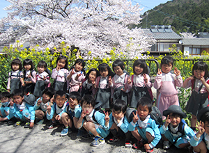 4月：お花見遠足3